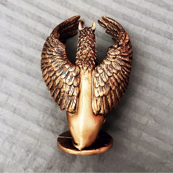 Dumbledore’s Office Griffin Statuette Desk Decor Harry Potter Wizard Hogwarts - Picture 4 of 7